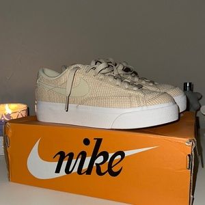 Nike- Womens blazer low platform